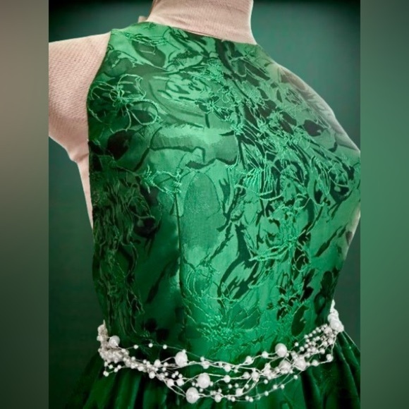 Alice + Olivia Tevin mini dress goes classic damask! Sz 8 - Picture 4 of 5